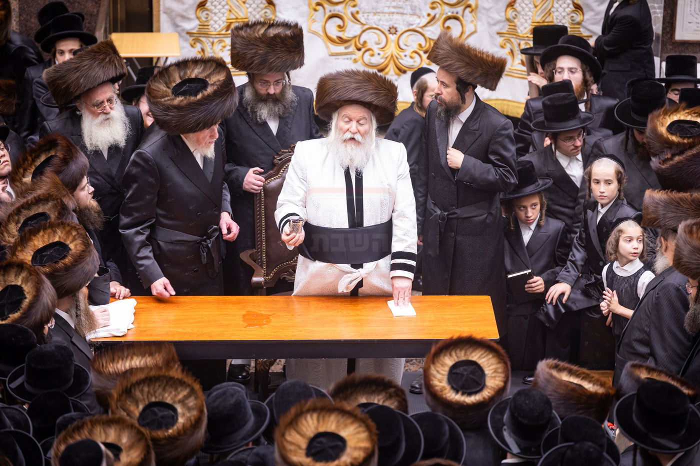 מוצאי ראש השנה בחצה"ק באבוב