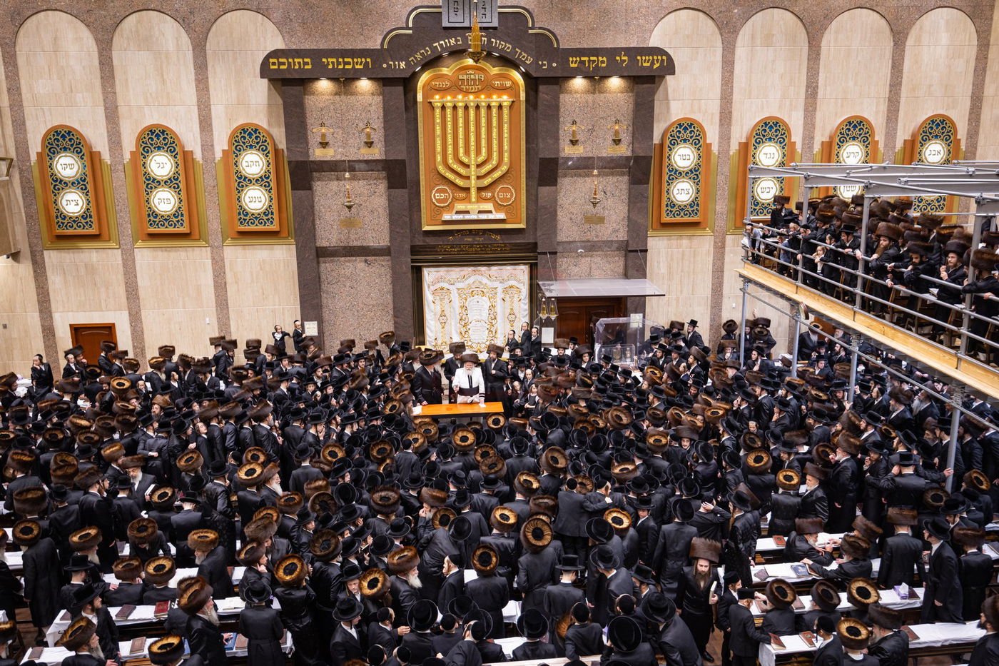 מוצאי ראש השנה בחצה"ק באבוב