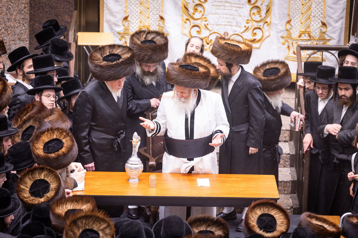 מוצאי ראש השנה בחצה"ק באבוב