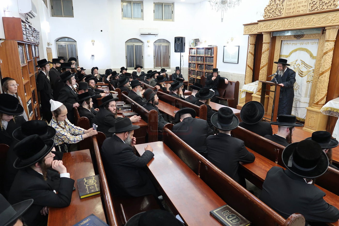 עצרת הספד במלאת השלושים להאדמו"ר מקרעטשניף סיגעט זצ"ל