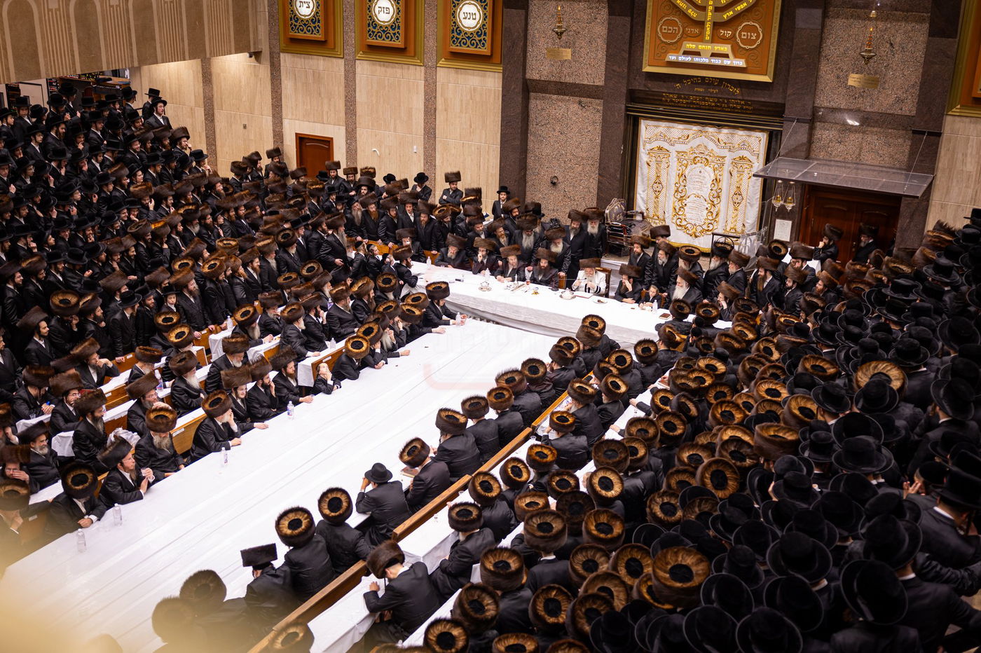 ערב ומוצאי יום כיפור בחצה"ק באבוב