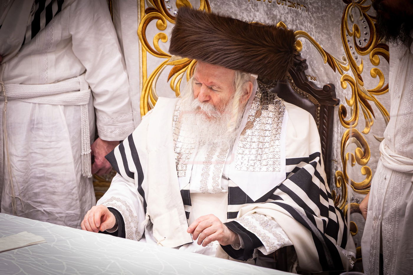 ערב ומוצאי יום כיפור בחצה"ק באבוב