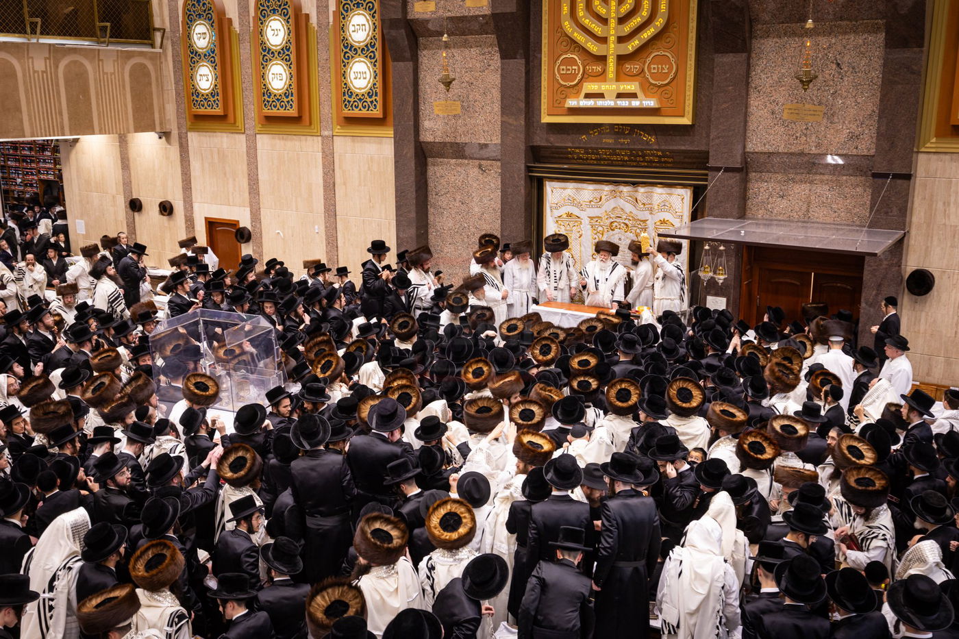 ערב ומוצאי יום כיפור בחצה"ק באבוב