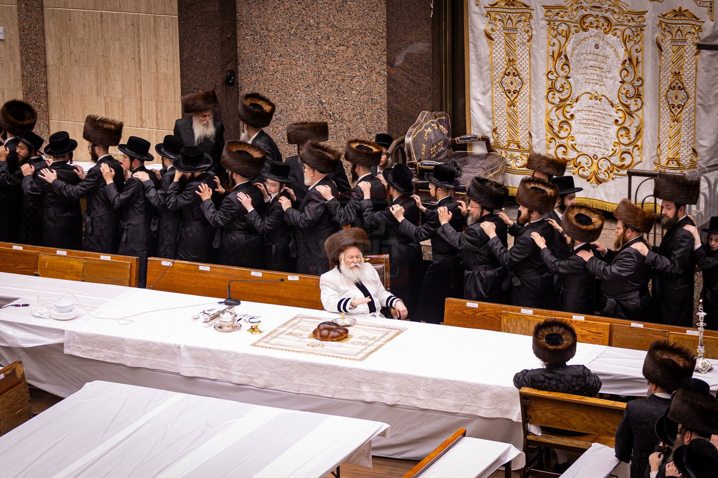 ערב ומוצאי יום כיפור בחצה"ק באבוב