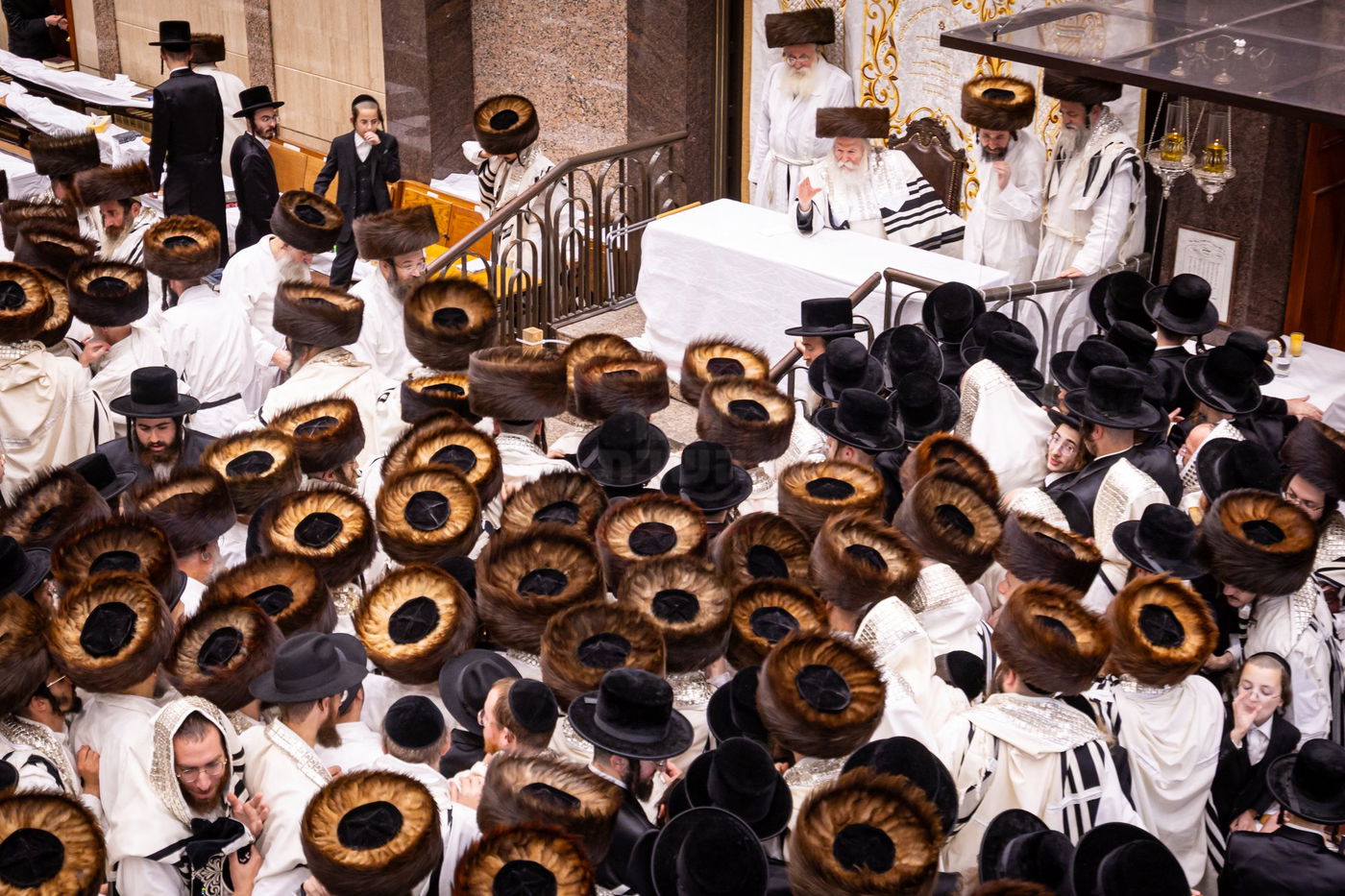 ערב ומוצאי יום כיפור בחצה"ק באבוב