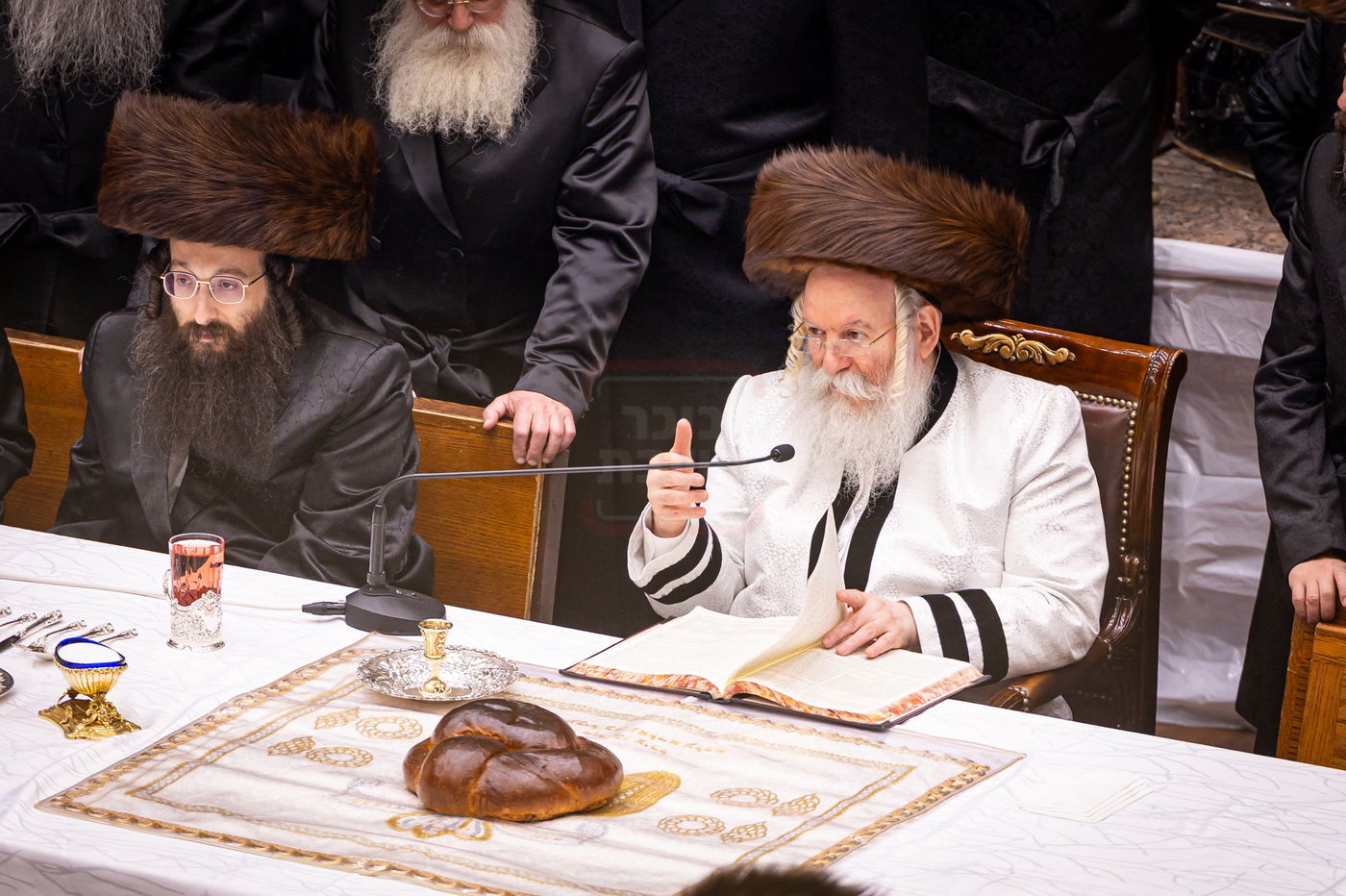 ערב ומוצאי יום כיפור בחצה"ק באבוב