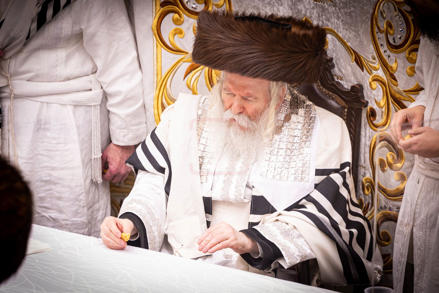 ערב ומוצאי יום כיפור בחצה"ק באבוב