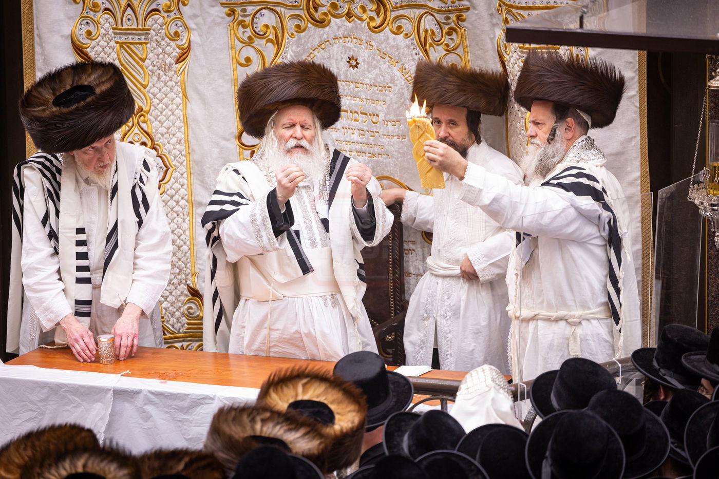 ערב ומוצאי יום כיפור בחצה"ק באבוב