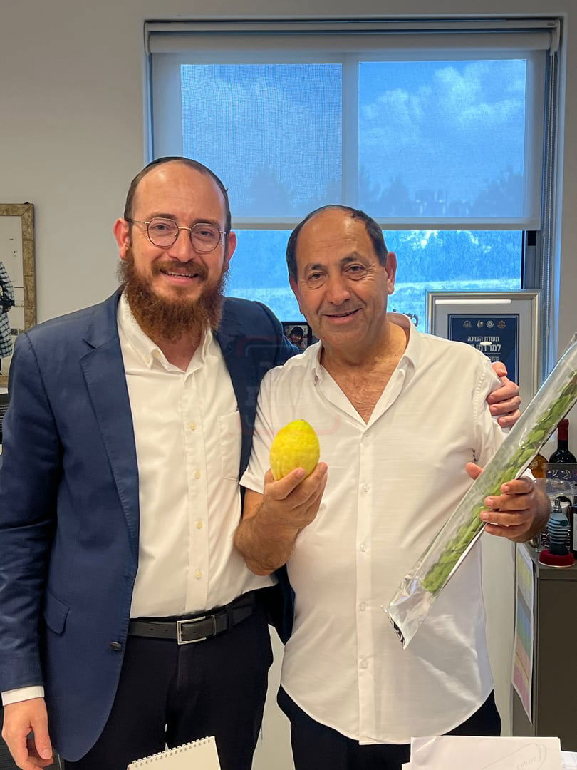 הסנדק המיליארדר | 'זופניק בכיכר' עם כל התמונות, הנייעס והחשיפות של השבוע