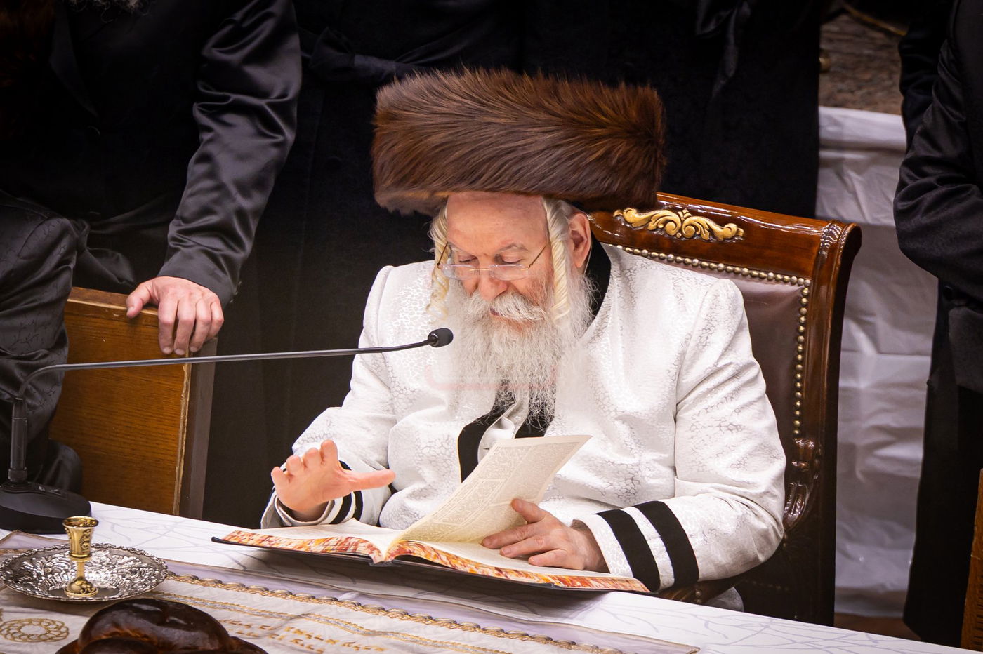 ערב ומוצאי יום כיפור בחצה"ק באבוב