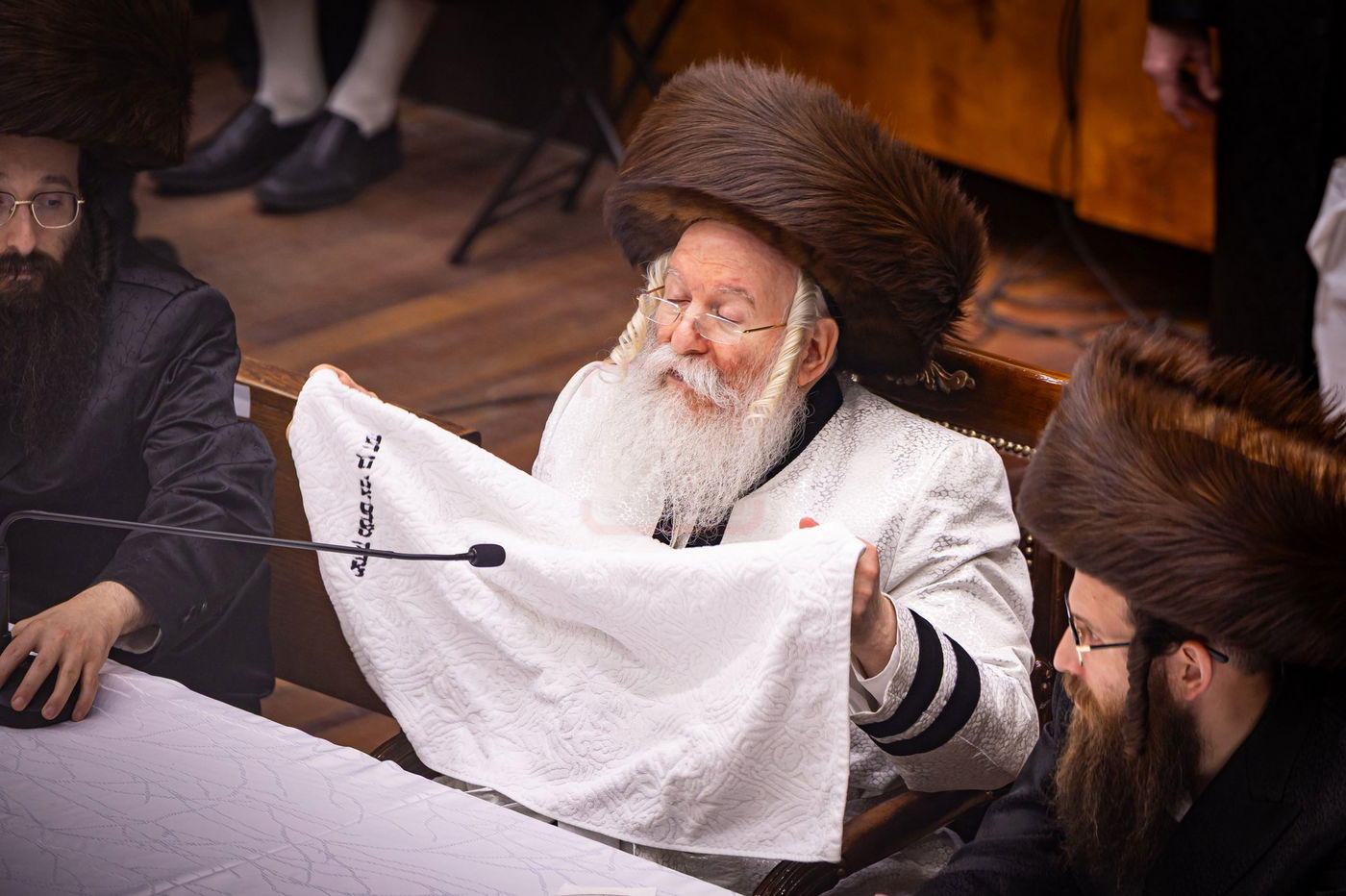 ערב ומוצאי יום כיפור בחצה"ק באבוב