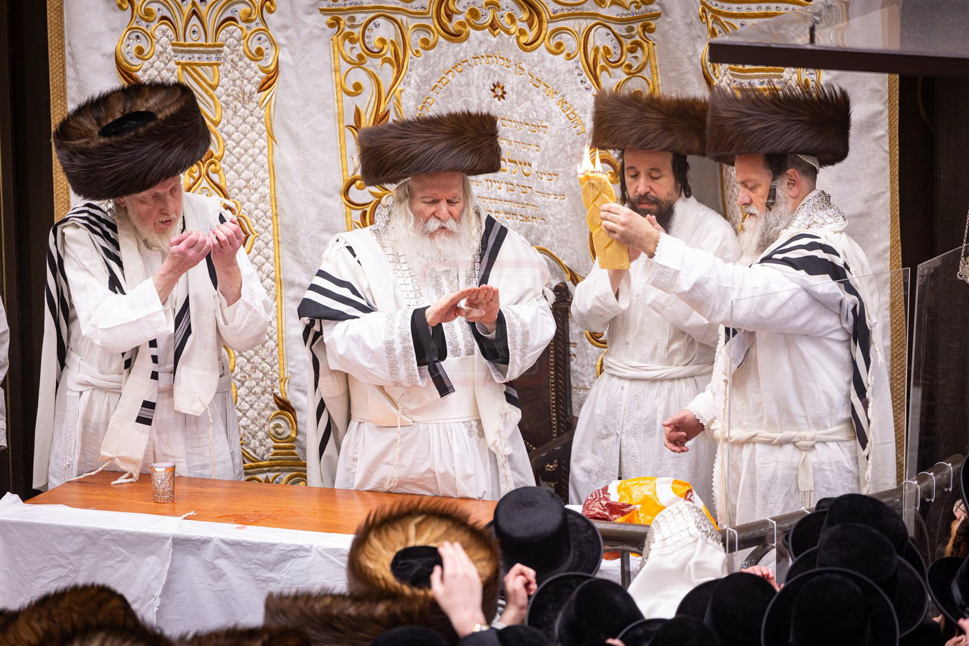 ערב ומוצאי יום כיפור בחצה"ק באבוב