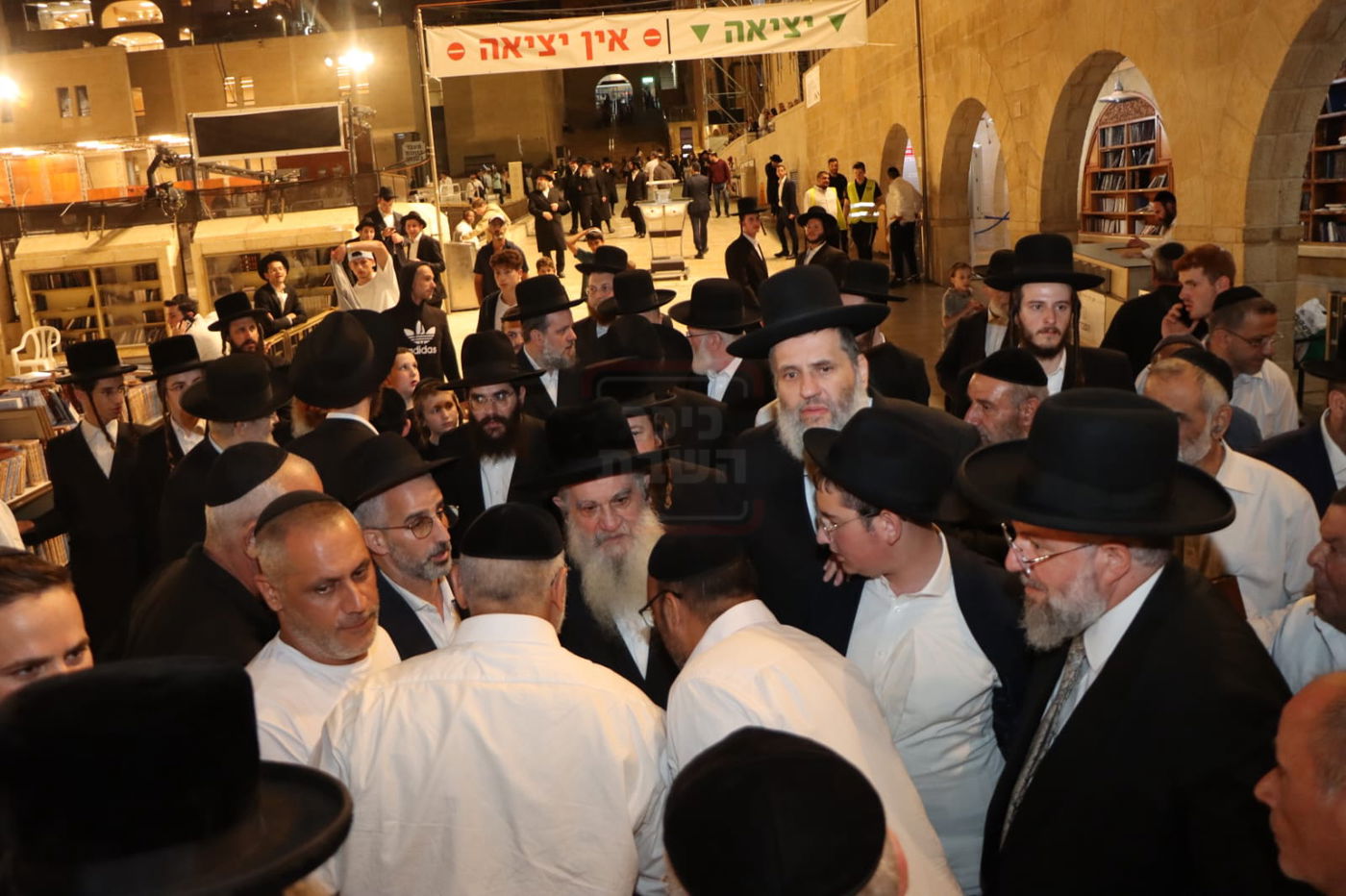 הסנדק המיליארדר | 'זופניק בכיכר' עם כל התמונות, הנייעס והחשיפות של השבוע