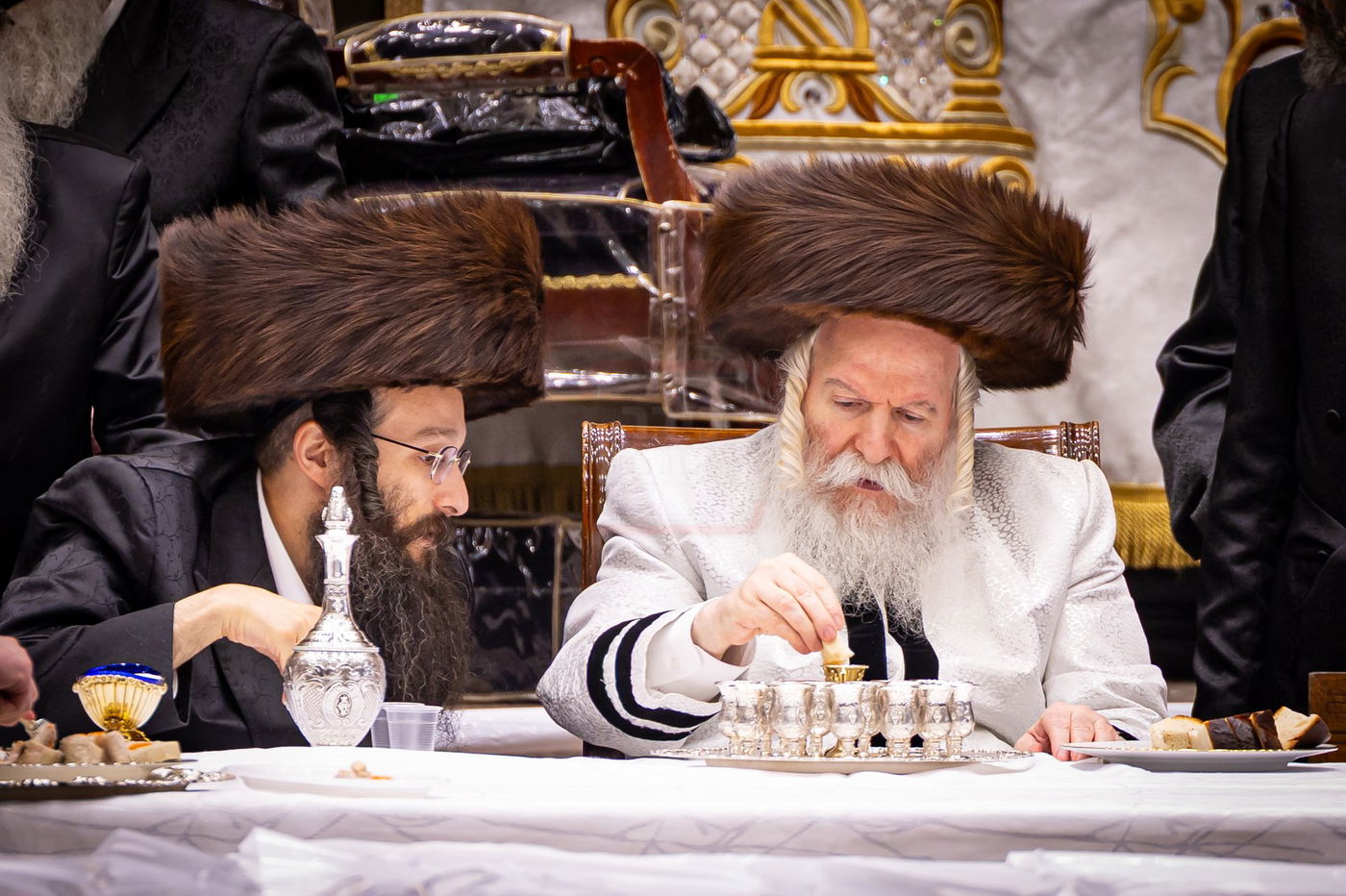 ערב ומוצאי יום כיפור בחצה"ק באבוב