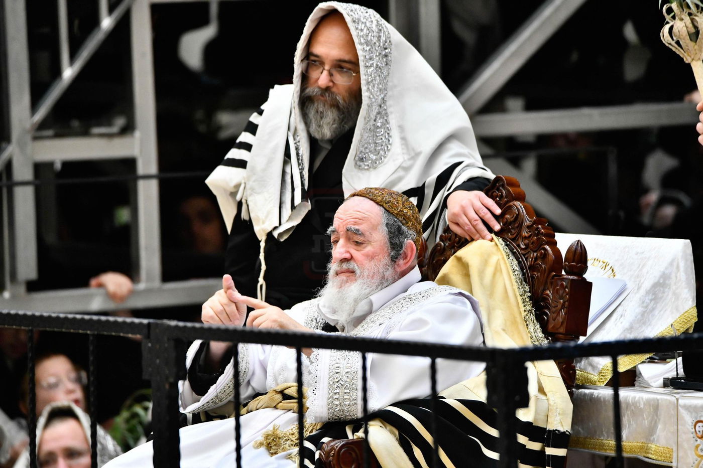 הושענא רבה בחצה"ק ויז'ניץ