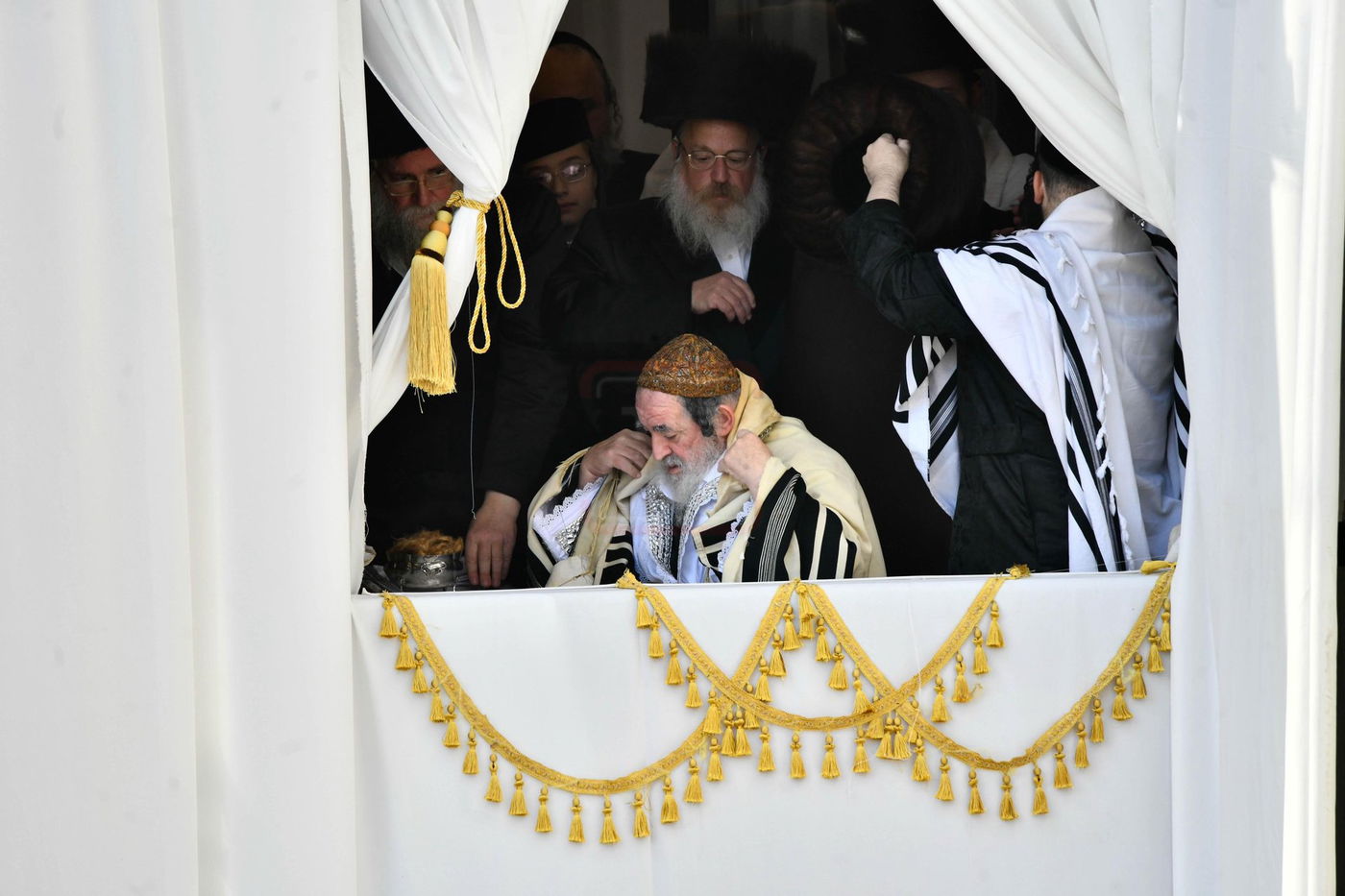 האדמו"ר מויז'ניץ בנענועים בהושענא רבה