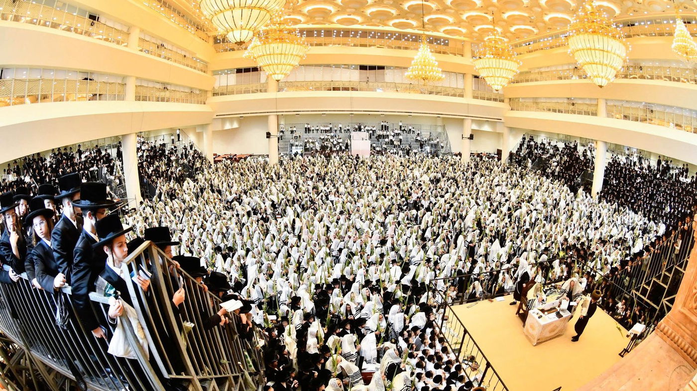 הושענא רבה בחצה"ק ויז'ניץ