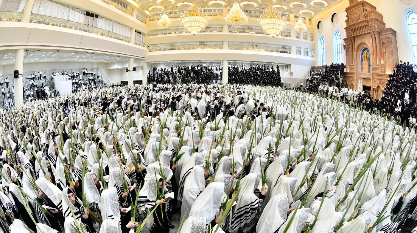 הושענא רבה בחצה"ק ויז'ניץ