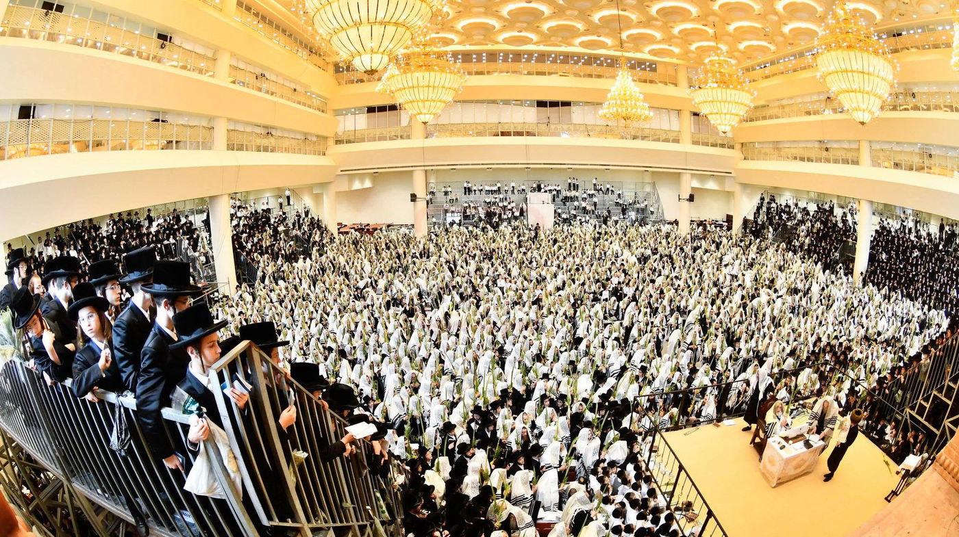 הושענא רבה בחצה"ק ויז'ניץ