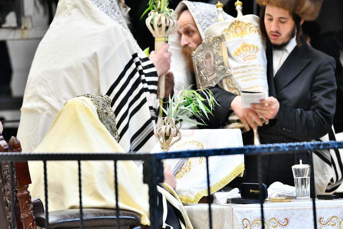 הושענא רבה בחצה"ק ויז'ניץ