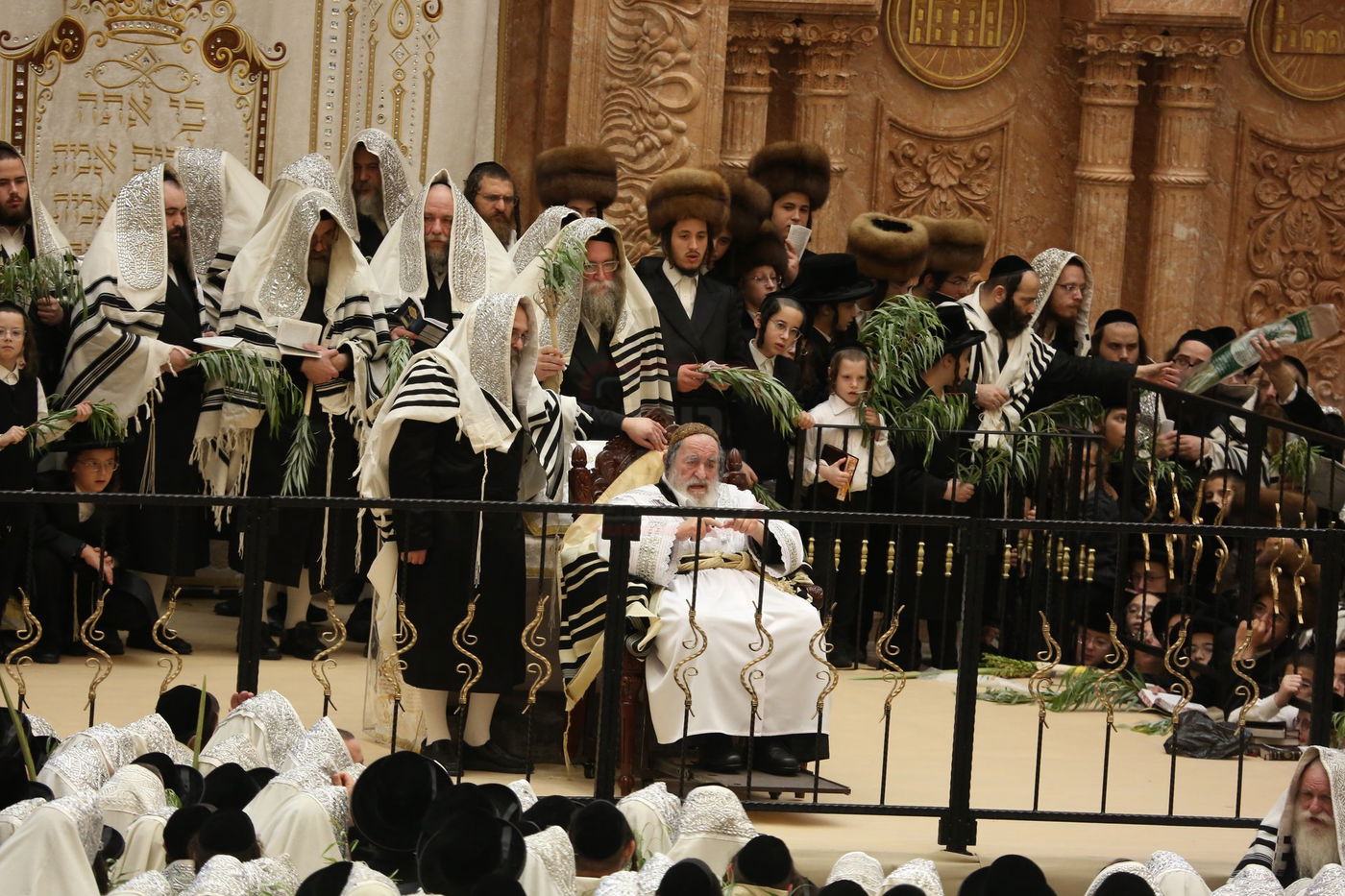 הושענא רבה בחצה"ק ויז'ניץ