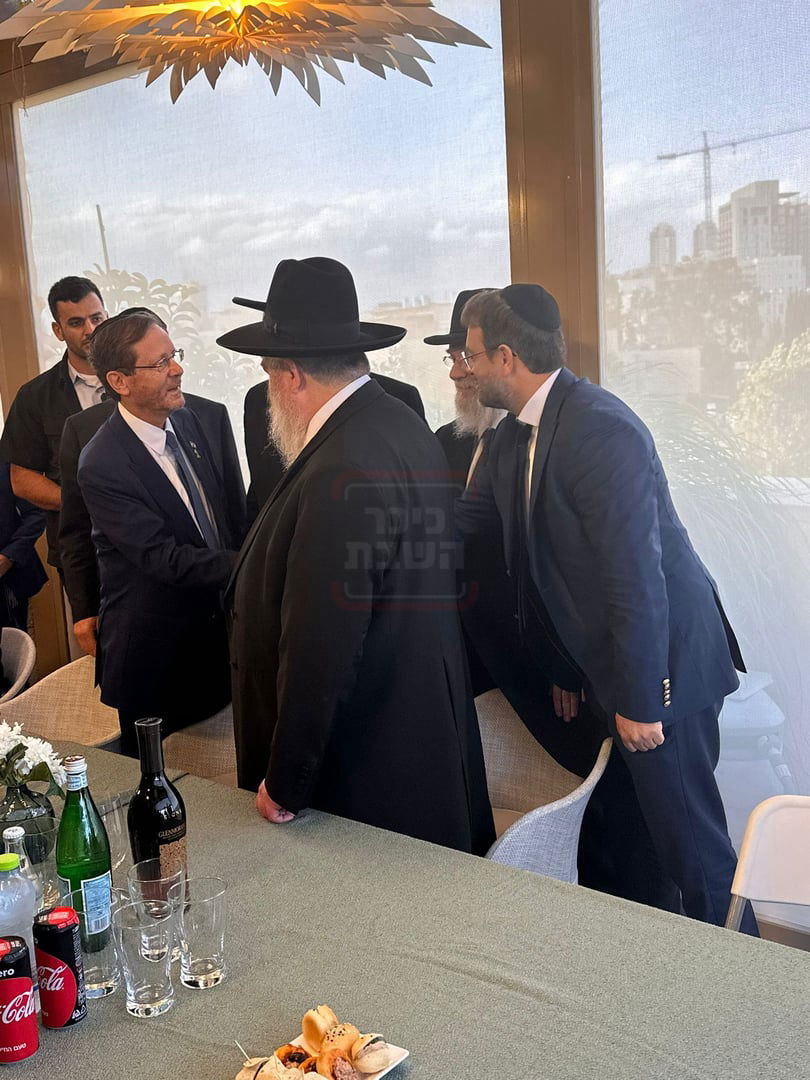 הטיסה החשאית לארה"ב | 'זופניק בכיכר' עם כל התמונות, הנייעס והחשיפות של השבוע