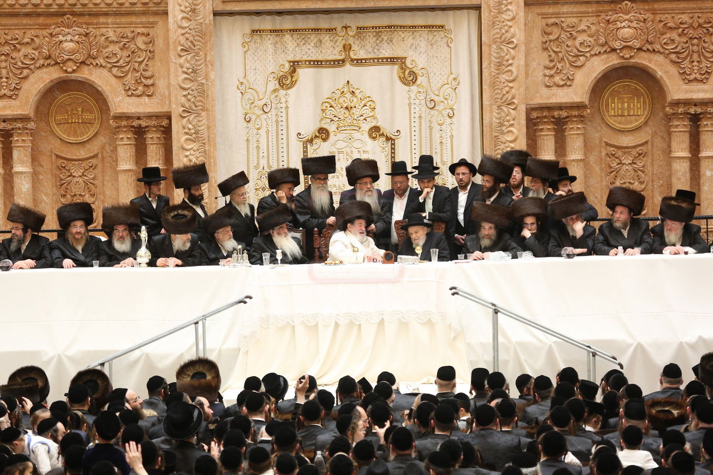 הגרמ"ה הירש בנעילת החג שמחת תורה בחצה"ק ויזנ'יץ