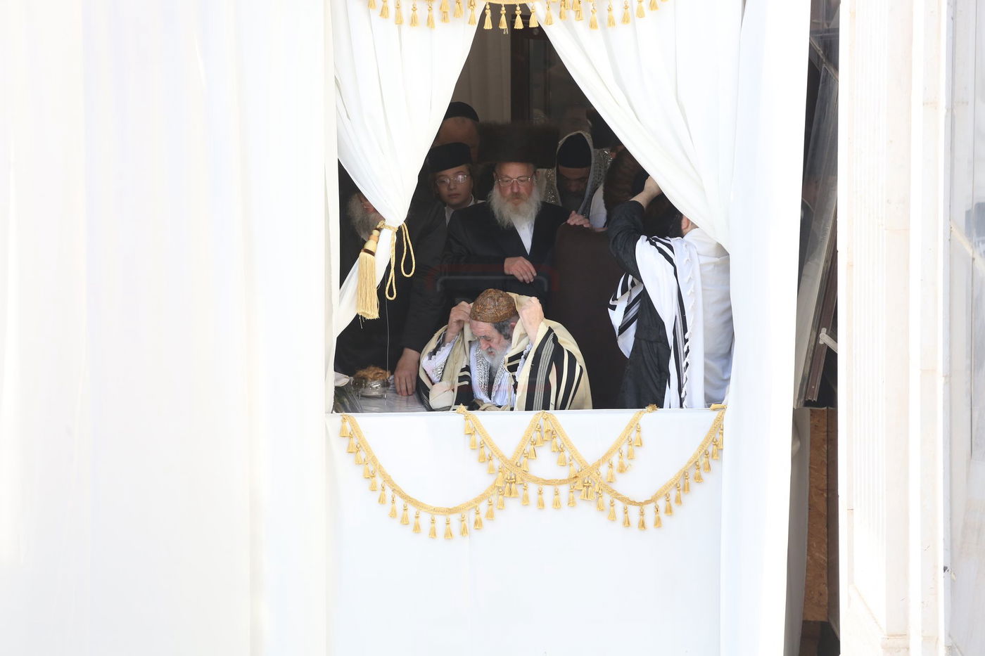 הושענא רבה בחצה"ק ויז'ניץ