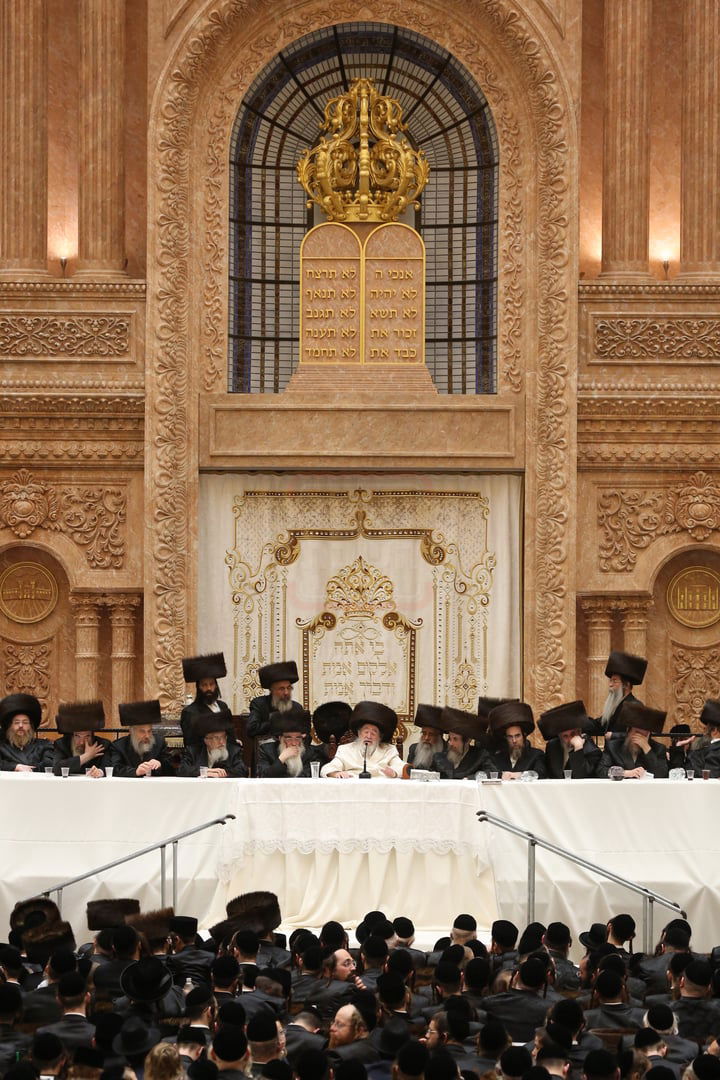 נעילת החג שמחת תורה בחצה"ק ויזנ'יץ