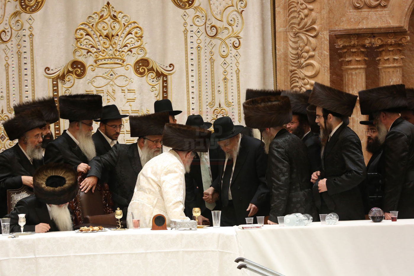 הגרמ"ה הירש בנעילת החג שמחת תורה בחצה"ק ויזנ'יץ