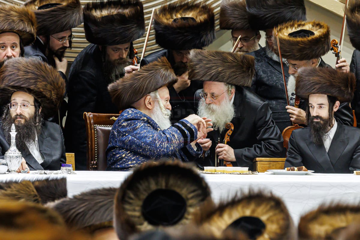 חג הסוכות ושמחת תורה בחצה"ק באבוב