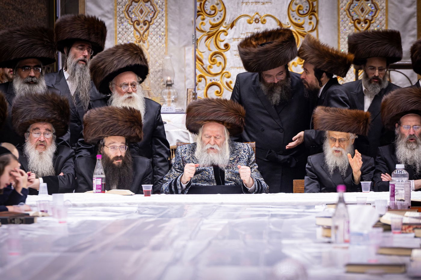 מוצאי שמחת תורה בחצה"ק באבוב