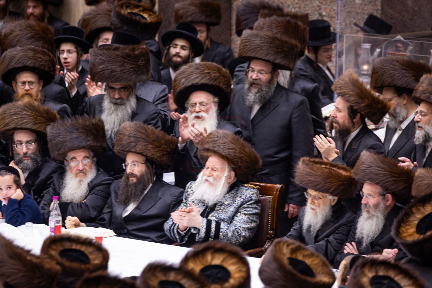 מוצאי שמחת תורה בחצה"ק באבוב