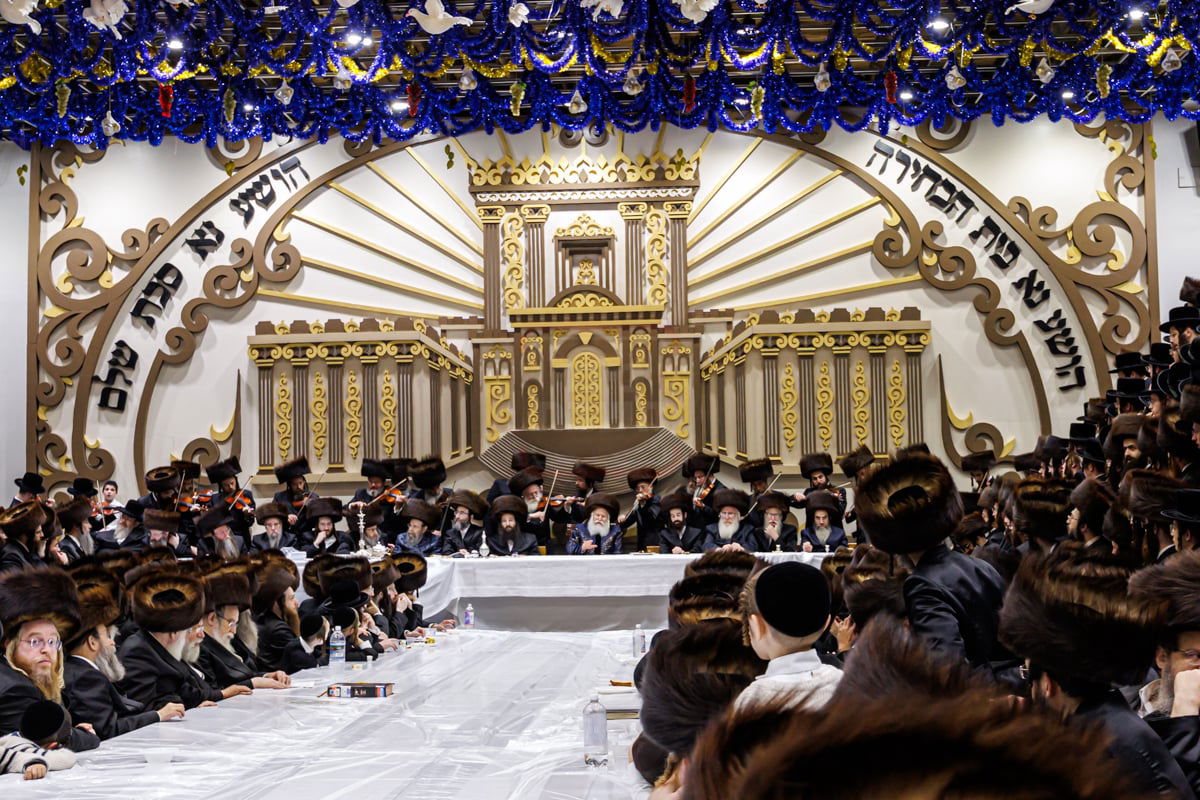 חג הסוכות ושמחת תורה בחצה"ק באבוב