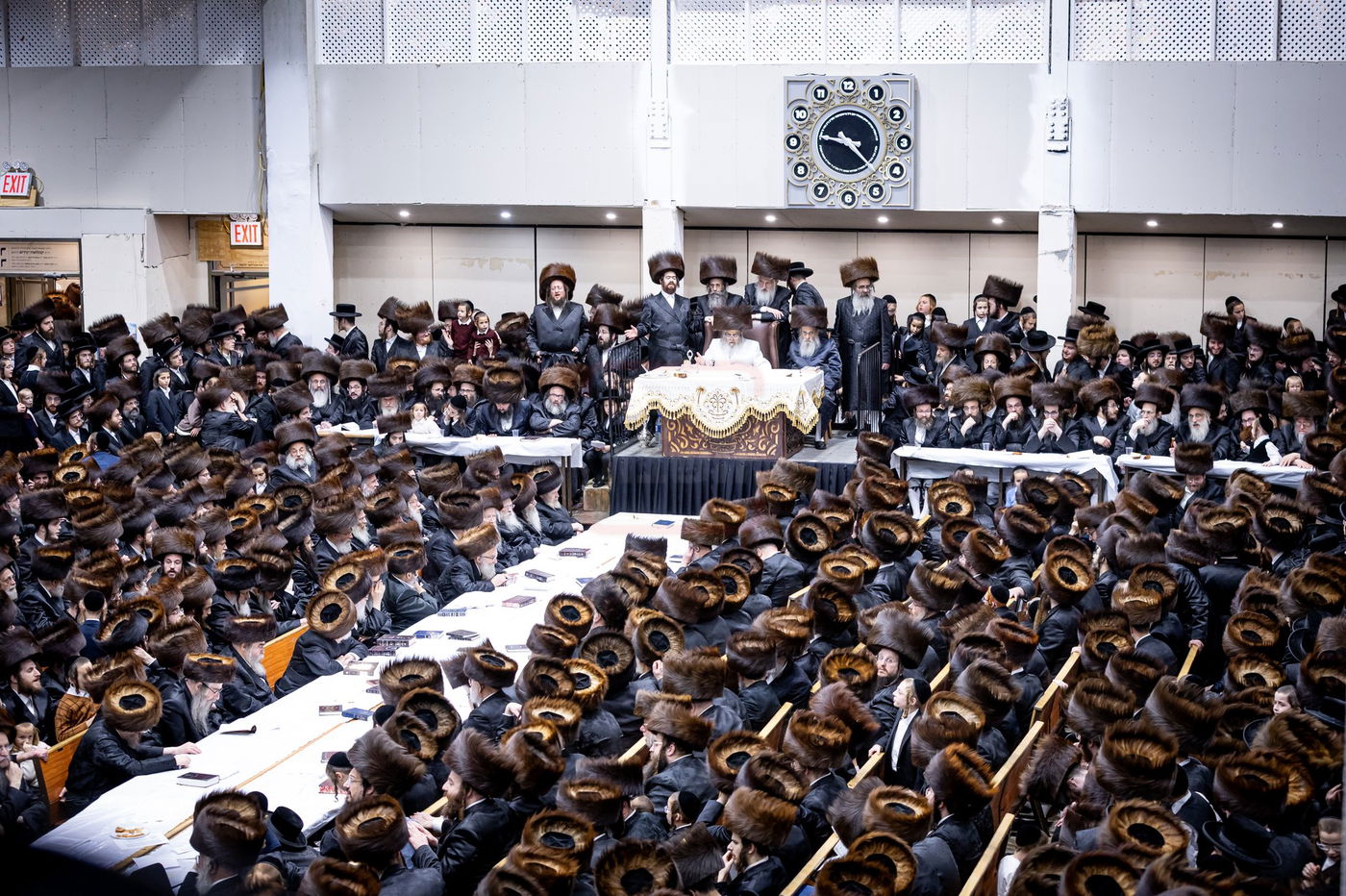 מוצאי חג שמיני עצרת בחצה"ק סאטמר