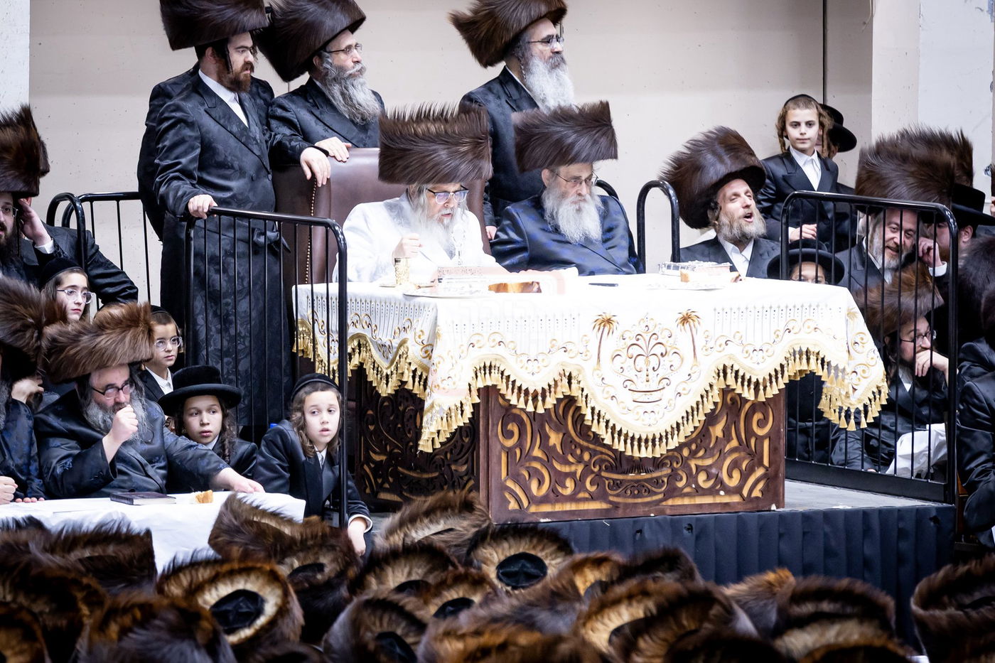 מוצאי חג שמיני עצרת בחצה"ק סאטמר