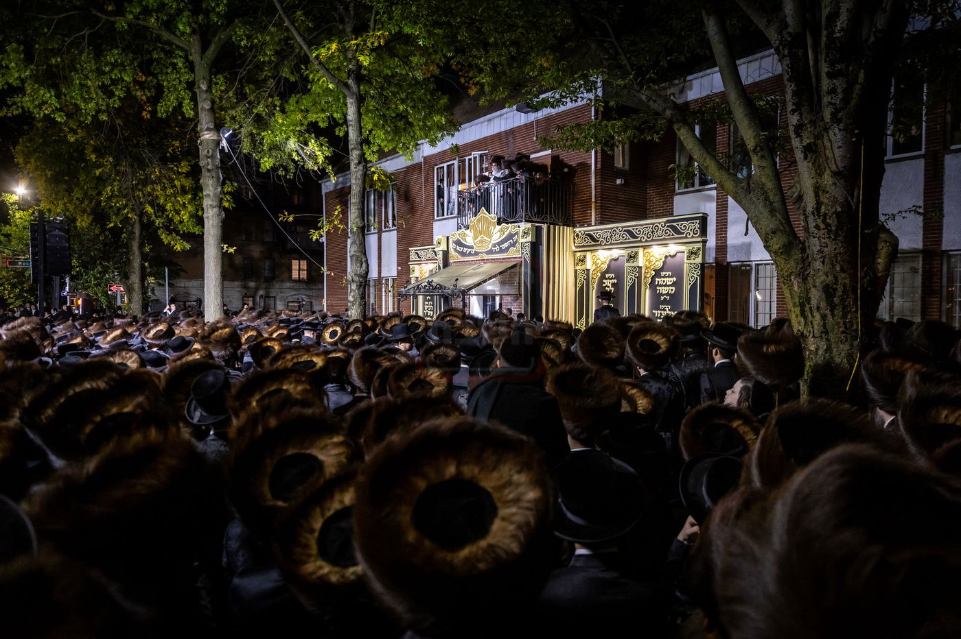 מוצאי חג שמיני עצרת בחצה"ק סאטמר