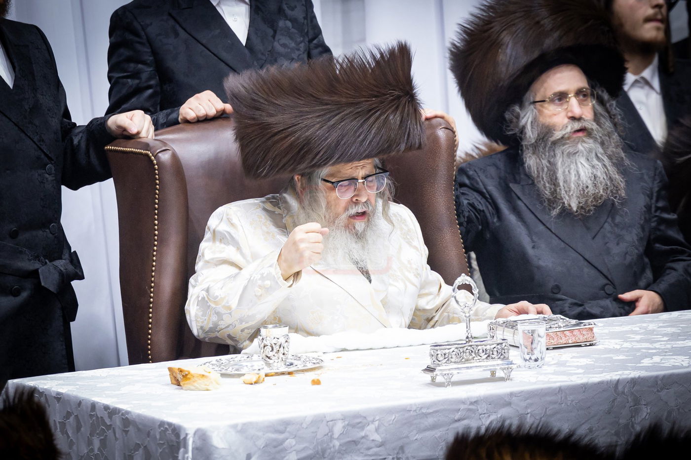 מוצאי חג שמיני עצרת בחצה"ק סאטמר