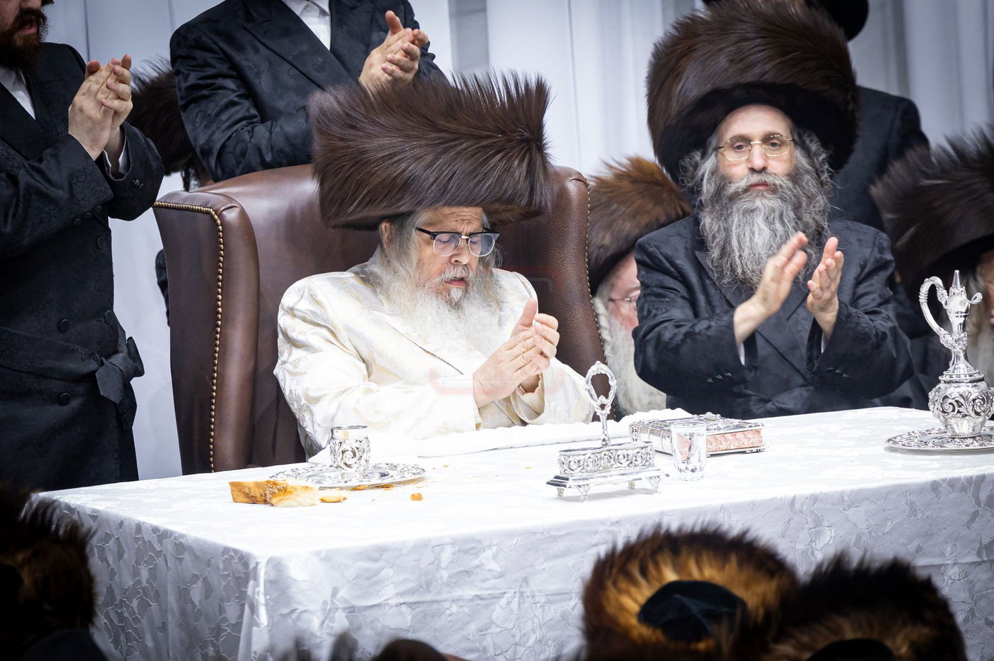 מוצאי חג שמיני עצרת בחצה"ק סאטמר