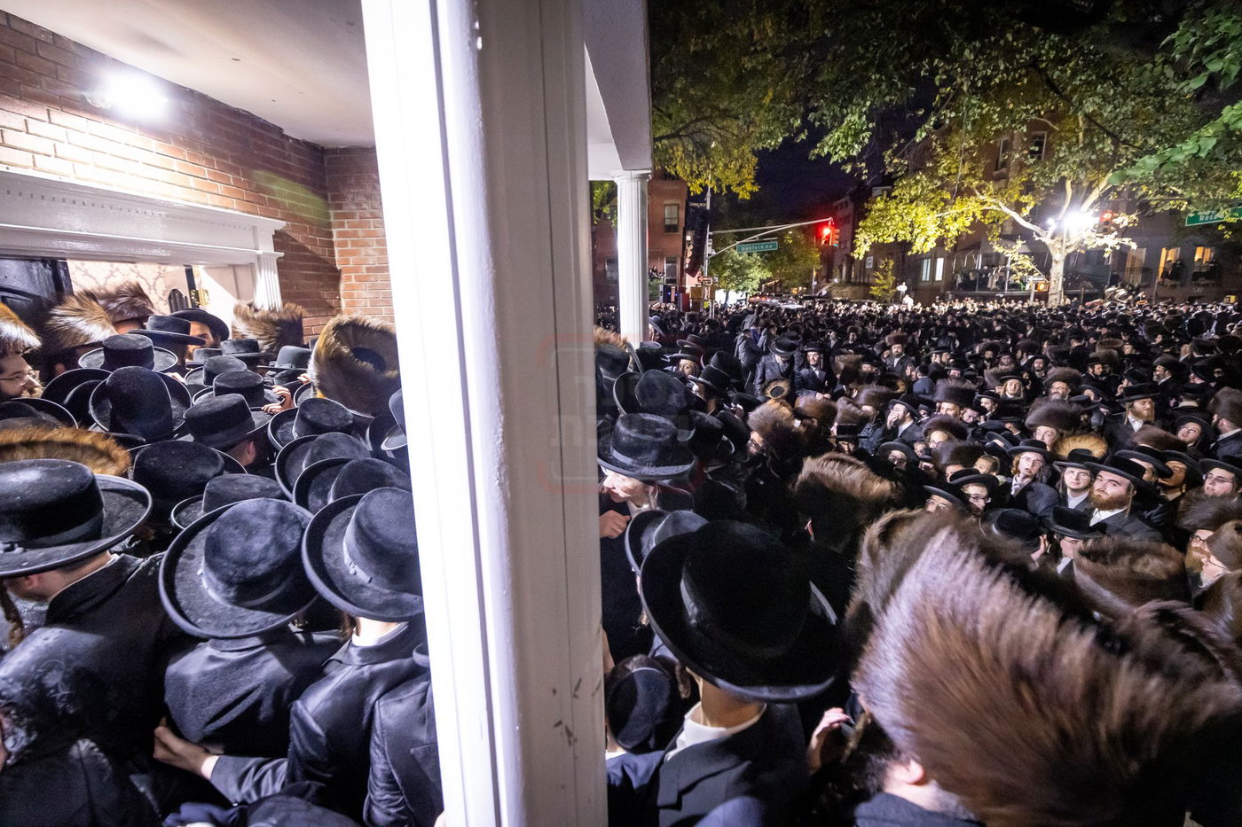 מוצאי חג שמיני עצרת בחצה"ק סאטמר