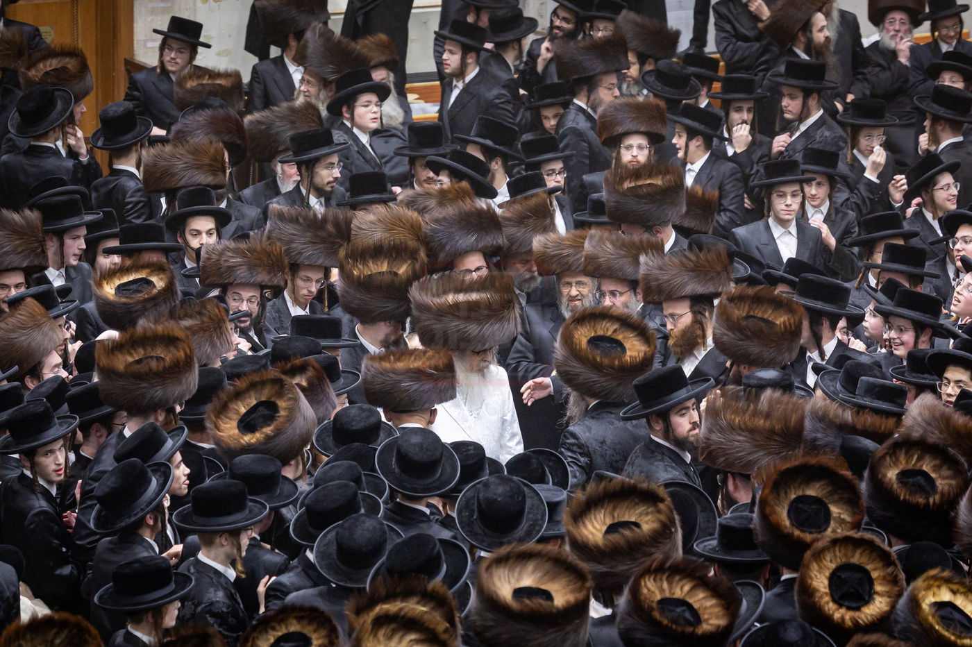 מוצאי חג שמיני עצרת בחצה"ק סאטמר