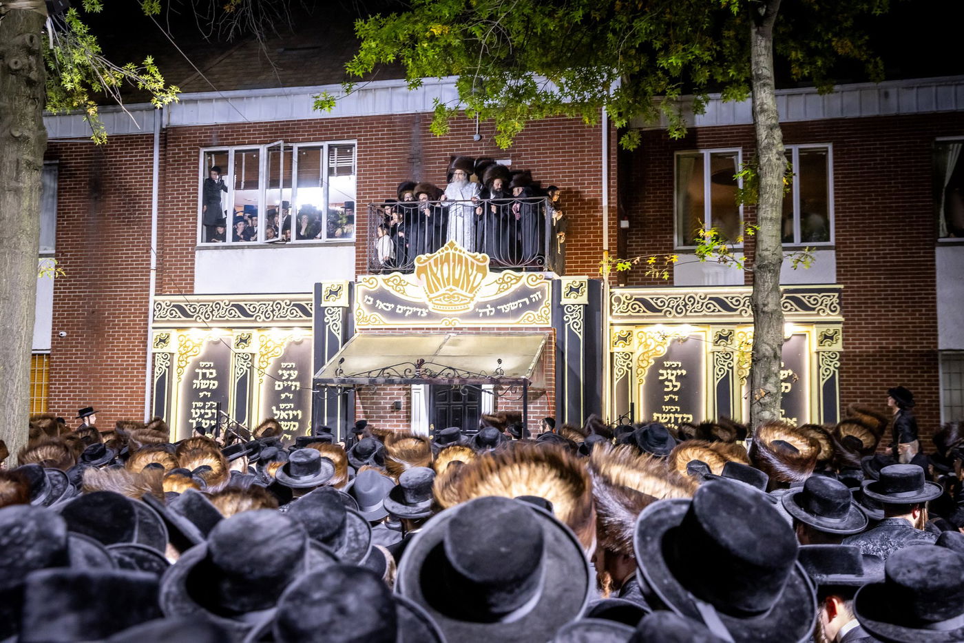 מוצאי חג שמיני עצרת בחצה"ק סאטמר