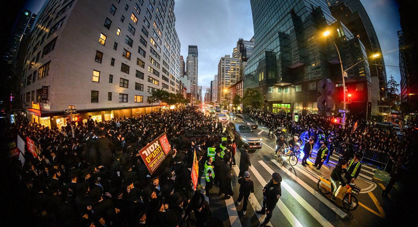 עצרת הרבבות נגד גזירת הגיוס במנהטן