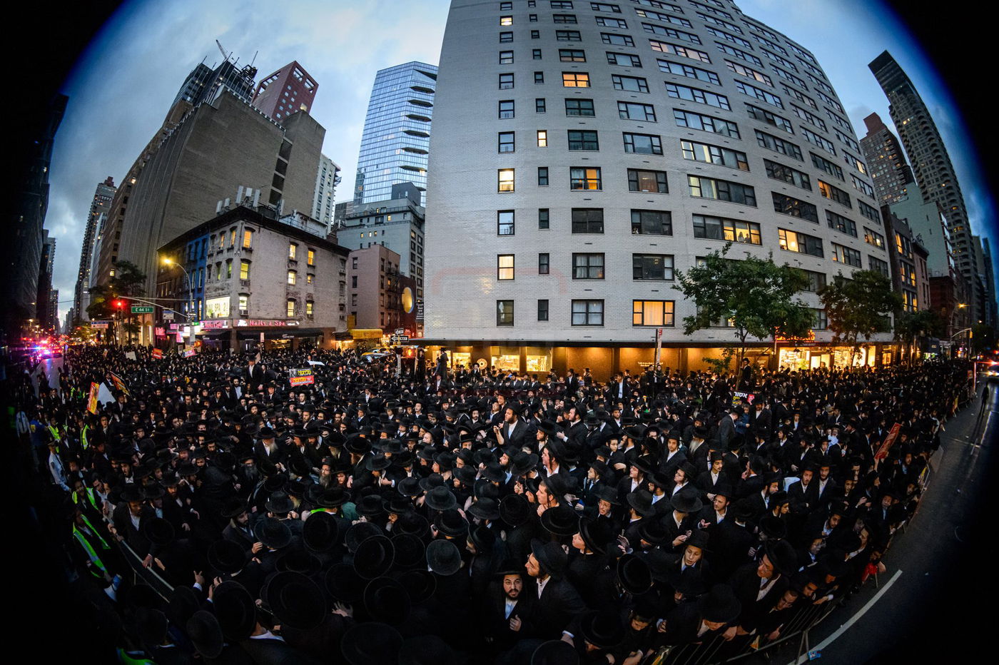עצרת הרבבות נגד גזירת הגיוס במנהטן