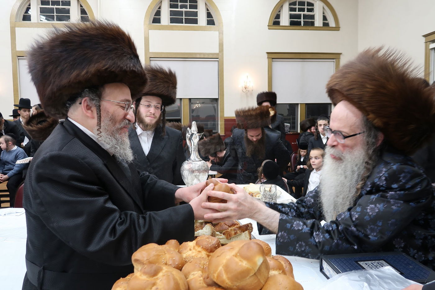 חג הסוכות ושמחת תורה בחצה"ק צאנז זוועהיל