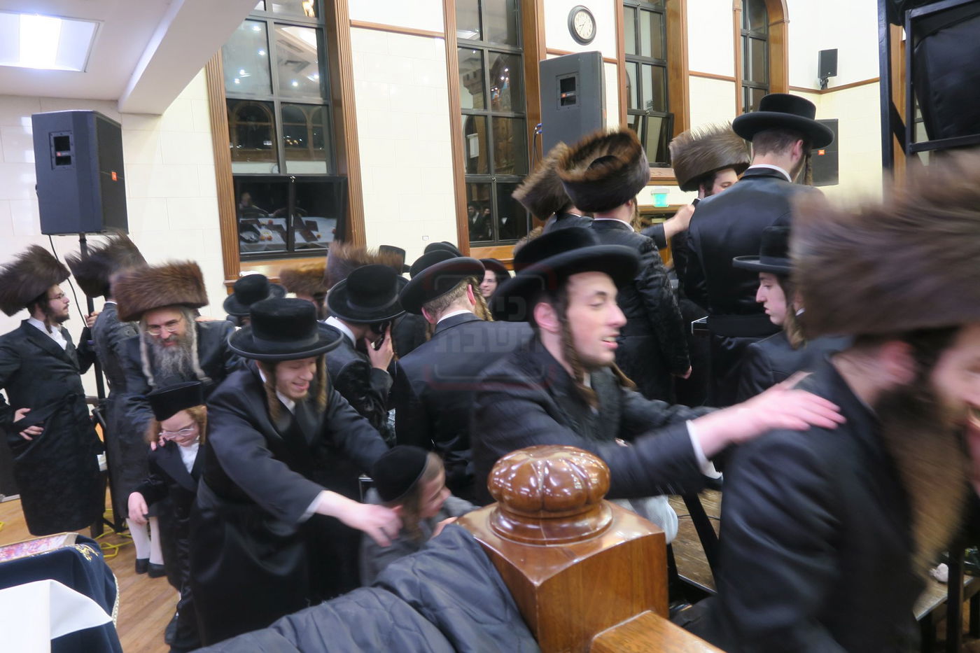 ירח האיתנים בחצה"ק ניקלשבורג