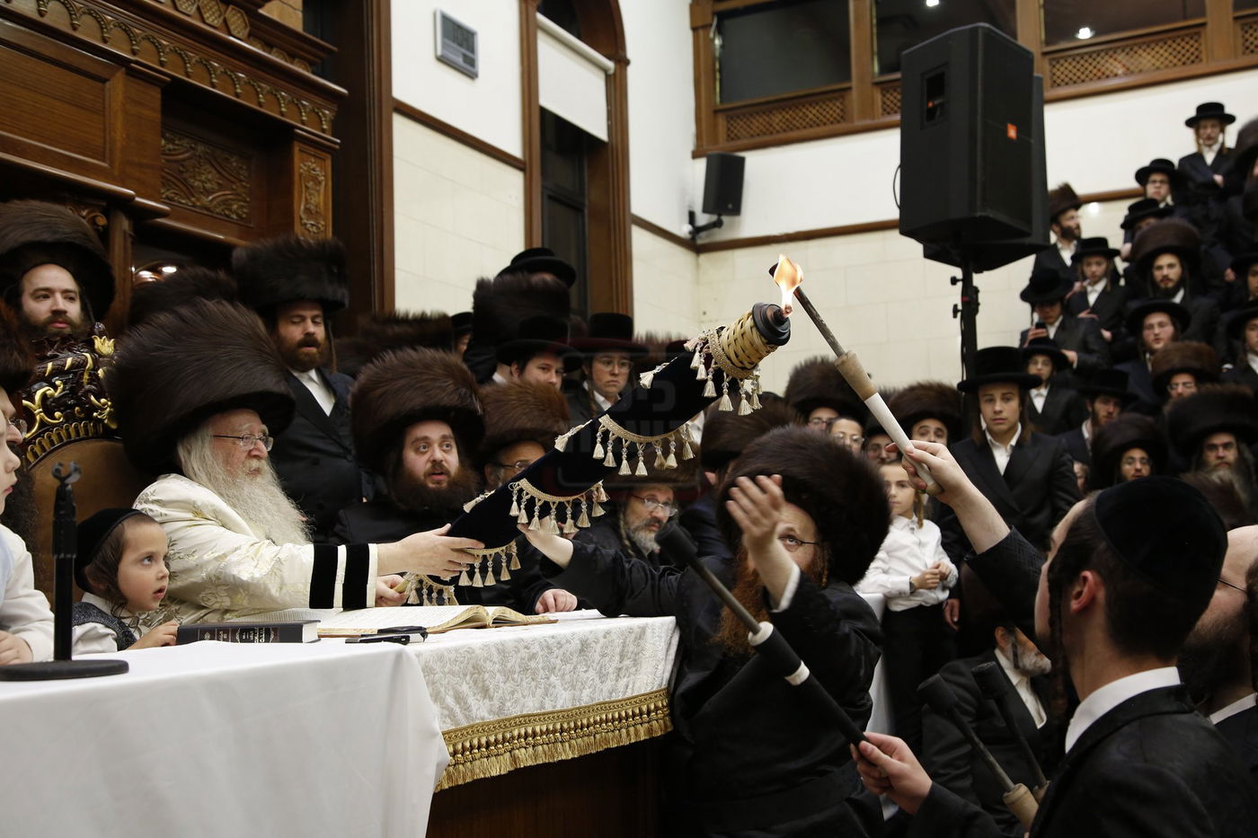 ירח האיתנים בחצה"ק ניקלשבורג