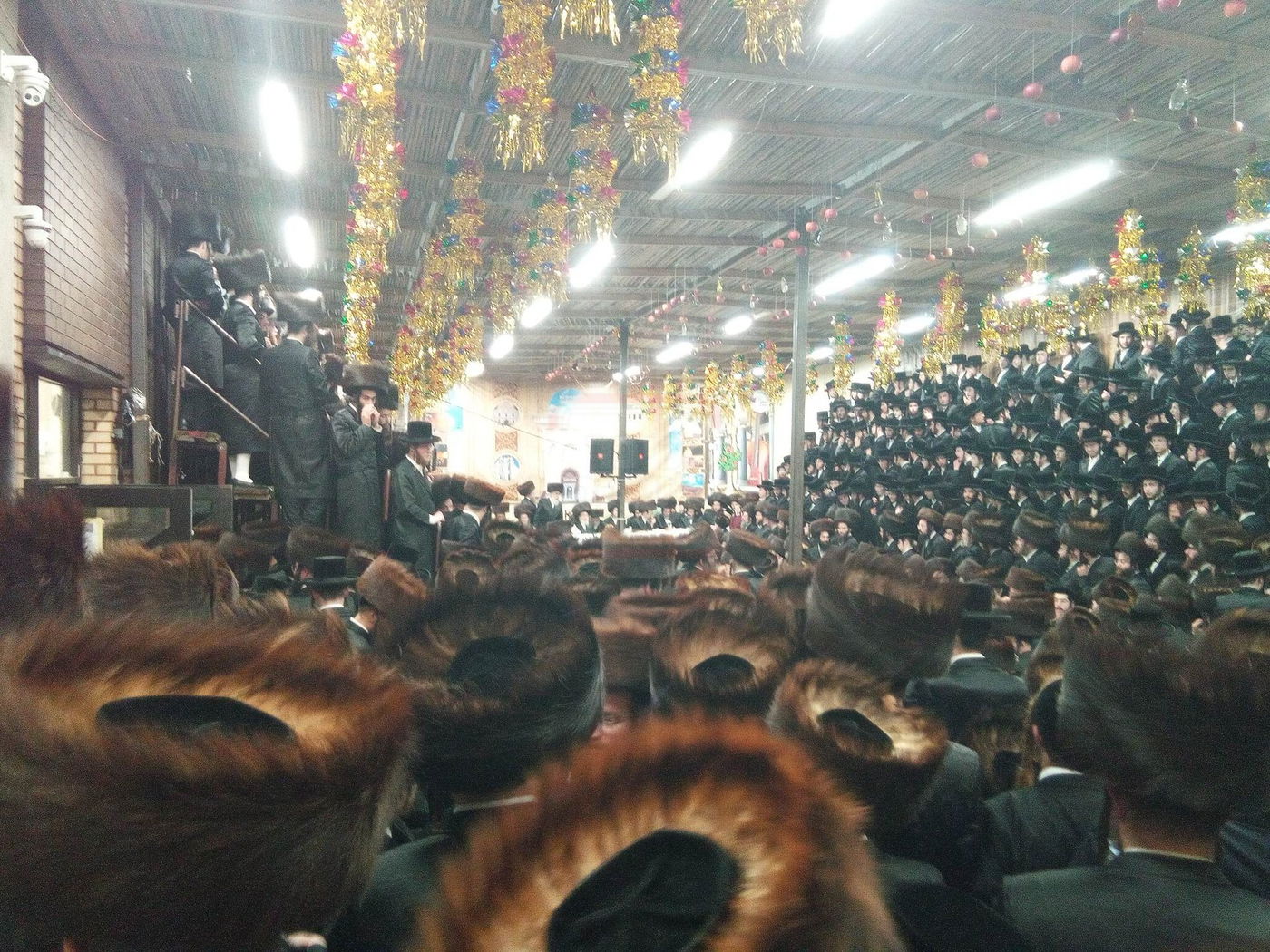 שמחת בית השואבה ונענועים בחצה''ק פאפא