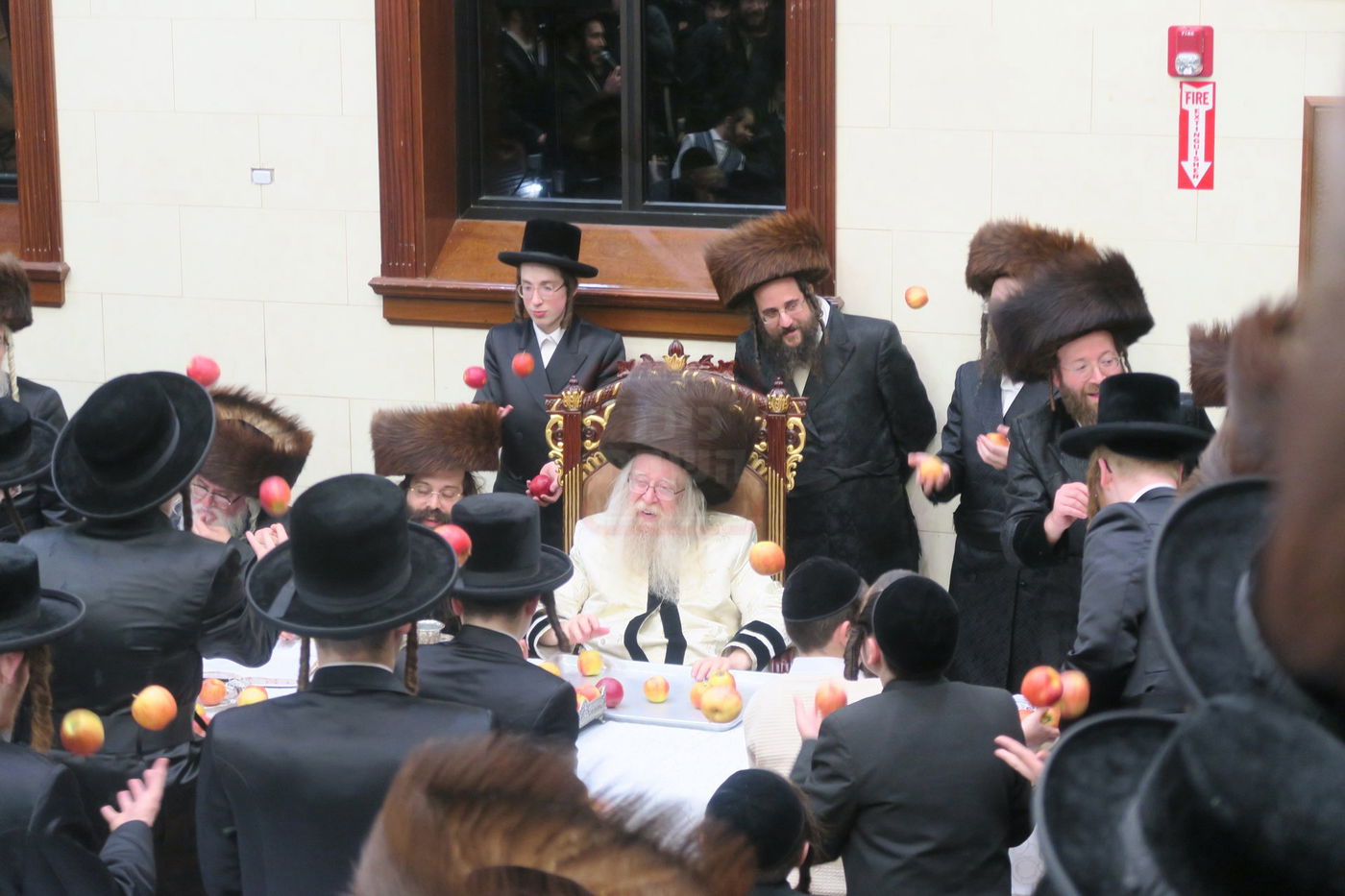 ירח האיתנים בחצה"ק ניקלשבורג