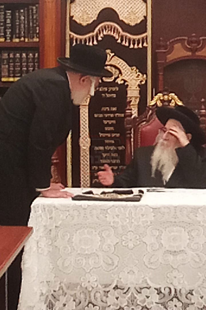 האדמו"ר מצאנז קלויזנבורג בקהלת קהל בווילאמסבורג